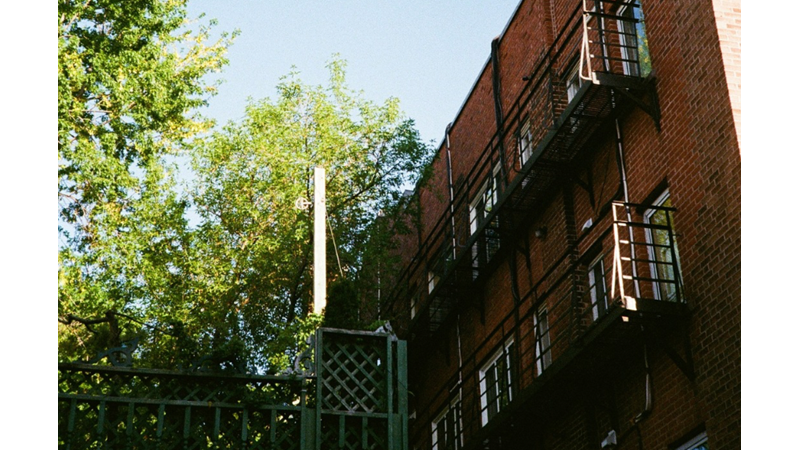 ACELEMİZ OLMADIĞINDA VE GEZME AMACIYLA BİR YERE GİTTİĞİMİZDE SOKAKLAR GÖZÜMÜZE DAHA GÜZEL GÖZÜKMÜYOR MU?