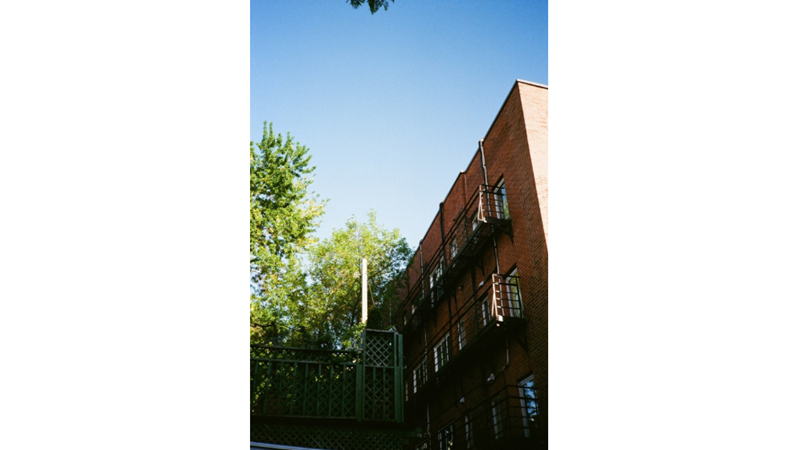 ACELEMİZ OLMADIĞINDA VE GEZME AMACIYLA BİR YERE GİTTİĞİMİZDE SOKAKLAR GÖZÜMÜZE DAHA GÜZEL GÖZÜKMÜYOR MU?