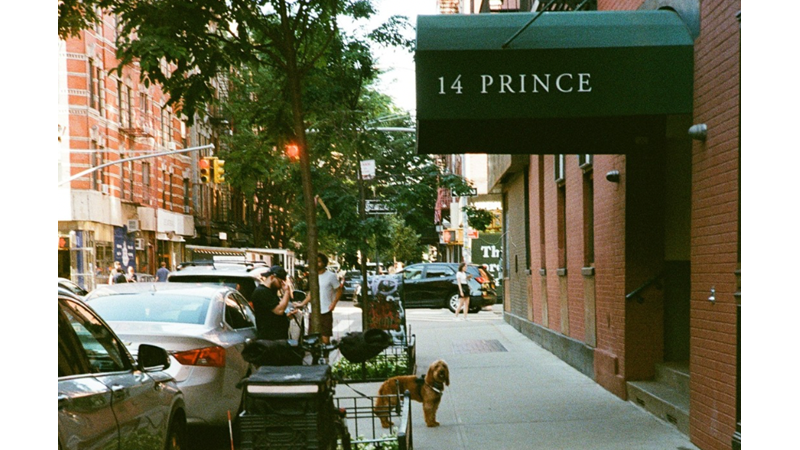 ACELEMİZ OLMADIĞINDA VE GEZME AMACIYLA BİR YERE GİTTİĞİMİZDE SOKAKLAR GÖZÜMÜZE DAHA GÜZEL GÖZÜKMÜYOR MU?