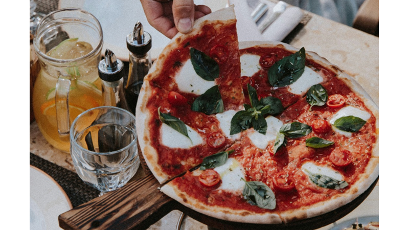 İKİSİ DE AYRI DERT: NE PİŞİRECEĞİMİN BİR TIK ALTI NE YEMEK SÖYLEYECEĞİM