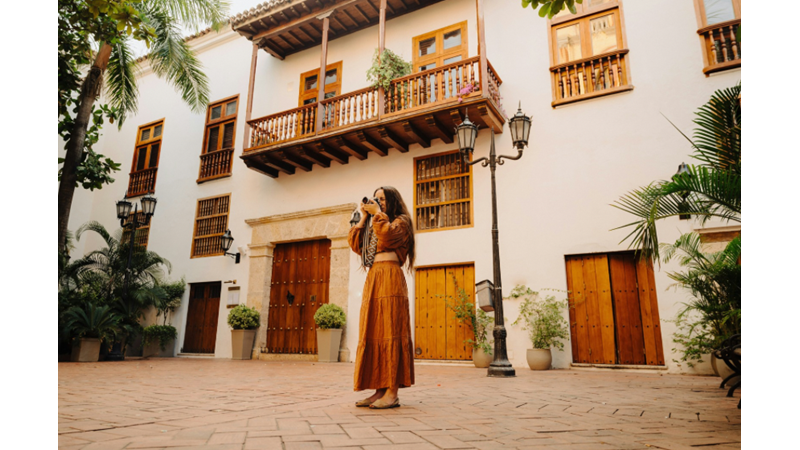 HEMEN BİRAZ KALP BİRAZ ÇİÇEK: SİZ DE BENİM GİBİ HER ŞEYE BİRAZCIK ROMANTİZM KATANLARDAN MISINIZ?