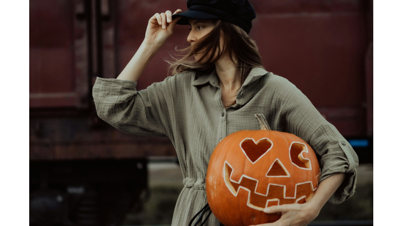 CADILAR BAYRAMI İÇİN DEKOR ÖNERİSİ İLE KARŞINIZDAYIZ: İÇERİYİ VE DIŞARIYI BALKABAĞINA DOYURMAK