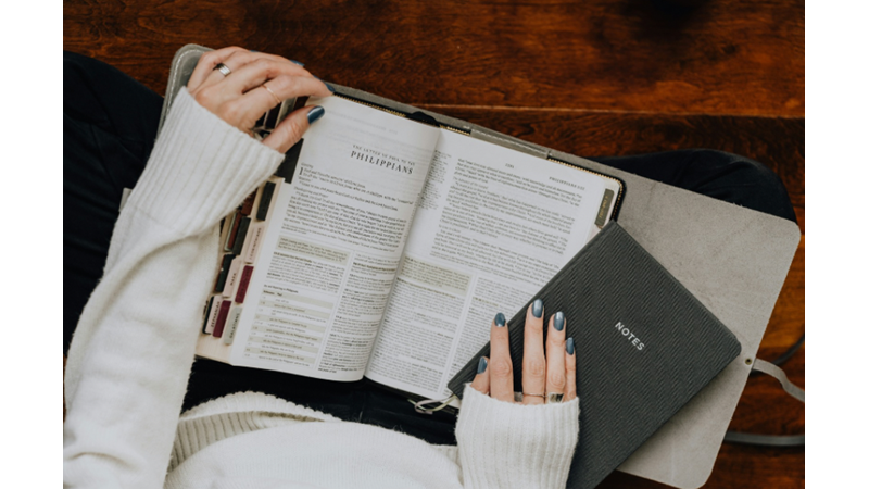 DERS KİTABI YAZACAK OLSAYDIM NASIL BİR KİTAP TASARIMI YAPARDIM DİYE KENDİME SORDUM VE CEVABINI BU İÇERİĞE YAZDIM