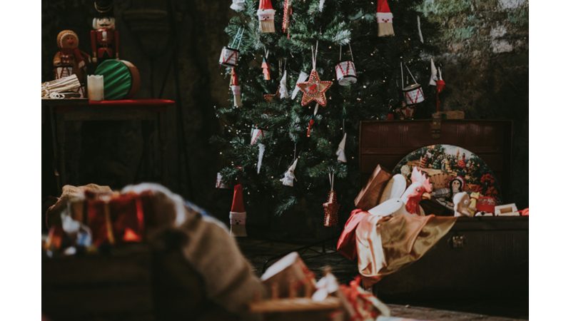 YILBAŞINDA SİZİ İYİ VE HUZURLU HİSSETTİRECEK UFAK DETAYLAR: YILBAŞI AĞACINDAN SICAK ÇİKOLATAYA KADAR