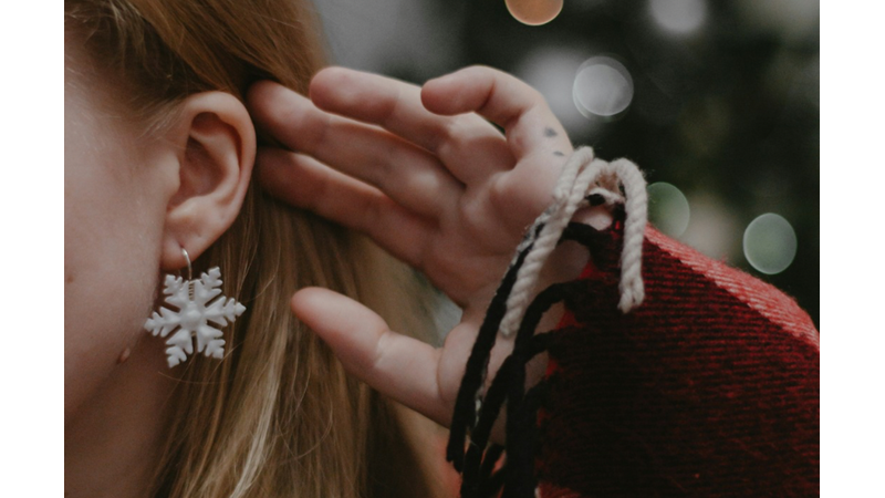 KÜPEDEN YILBAŞI AĞACI SÜSÜ: YILBAŞI SÜSLERİNİ HEM EVDE DEKOR OLARAK HEM DE GÜNLÜK HAYATTA AKSESUAR OLARAK KULLANMAK DESEK?