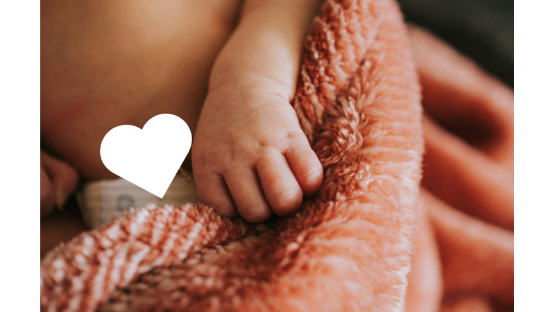 FOTOĞRAFIN KOKUSU, SICAKLIĞI VE SEVİMLİLİĞİ VAR: BEBEK SEVERKEN GELEN O HİSLER HEPİMİZDE AYNI DEĞİL Mİ?