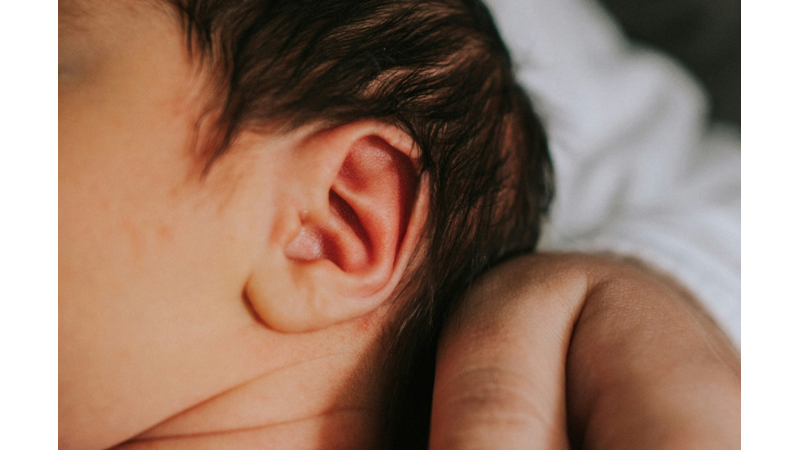 FOTOĞRAFIN KOKUSU, SICAKLIĞI VE SEVİMLİLİĞİ VAR: BEBEK SEVERKEN GELEN O HİSLER HEPİMİZDE AYNI DEĞİL Mİ?