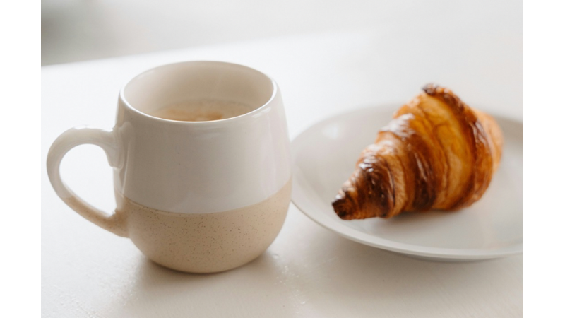 WE ARE HERE WITH A CUTE AND DELICIOUS RECIPE!: HOW ABOUT MAKING MINI CROISSANTS?