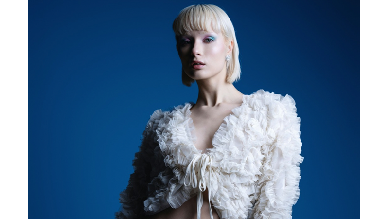 KALKIP KİM TEMİZLEYECEK ŞİMDİ?: ÇOK UYKUM VAR AMA MAKYAJIM DA DURUYOR