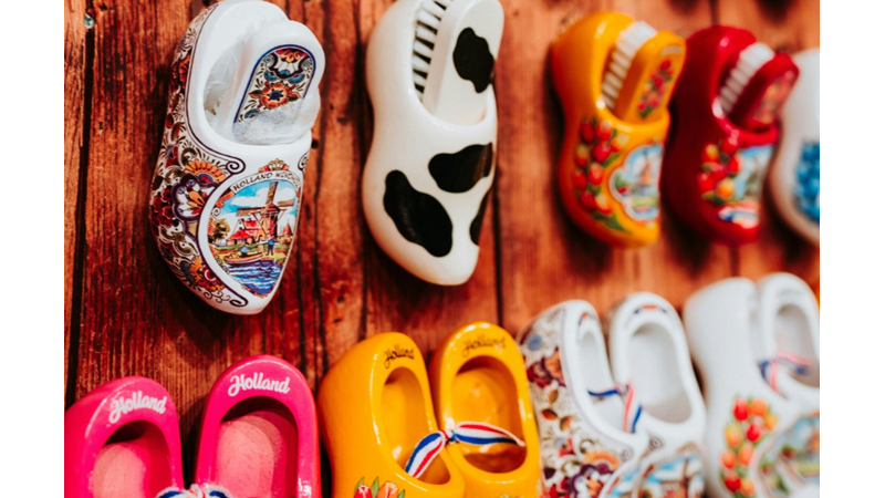 GİTTİĞİM YERLERDEN O BÖLGEYE HAS ŞEYLER ALMAYA ÖZEN GÖSTERİRİM