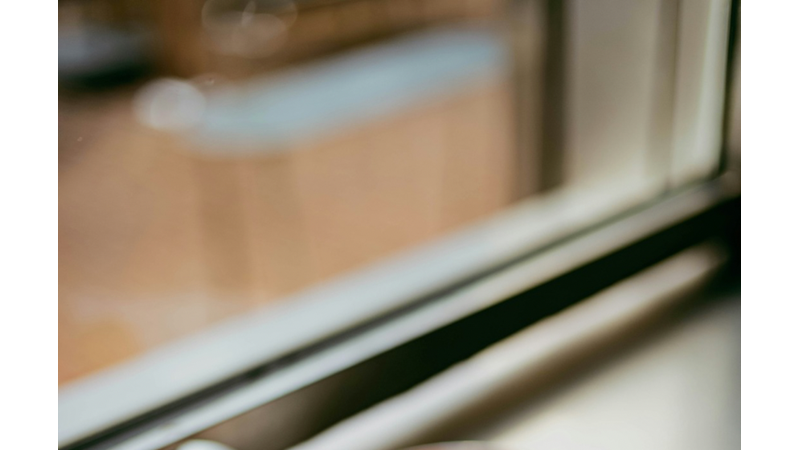 ŞİMDİ ÇATI KATINDA İNZİVA VAKTİ: TAVAN PENCERESİNİ NORMALLEŞTİREBİLİR MİYİZ LÜTFEN?