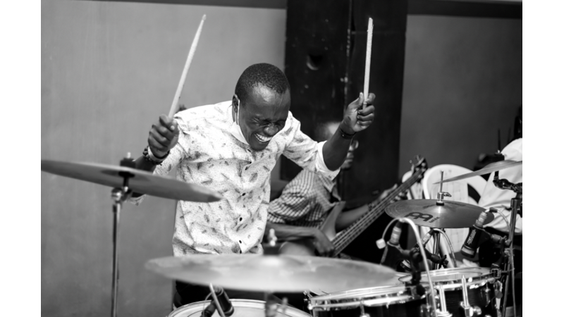 ENSTRÜMAN ÇALMANIN BİRÇOK FAYDASINDAN BİRİ İLE KARŞINIZDAYIZ: BEYNİN BİLİŞSEL İŞLEVLERİNİ GELİŞTİRMESİ