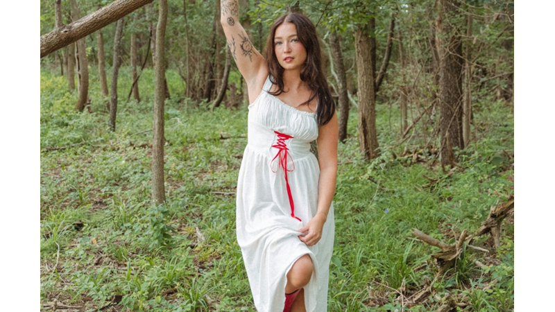 BU BAHAR BOHO CHIC STİLİNİ ELBİSE VE KOVBOY ÇİZMELERİNİZİ ORTAYA ÇIKARTMAYA NE DERSİNİZ?