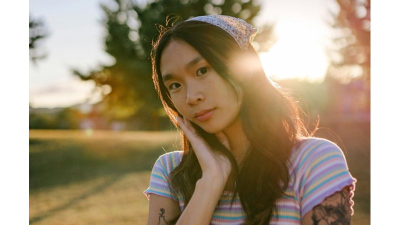 BAHAR HAZIRLIĞI: DOLABINIZDA HER DAİM OLMASI GEREKEN BAHARLIK PARÇALAR VE KOMBİN ÖNERİLERİ