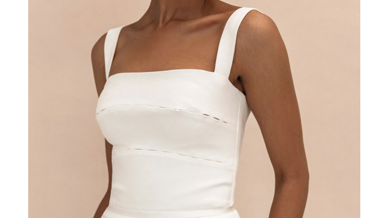 BEYAZ GİYMEK İSTEYENLER İÇİN TAM BİR NİŞAN ELBİSESİ İLE KARŞINIZDAYIZ!