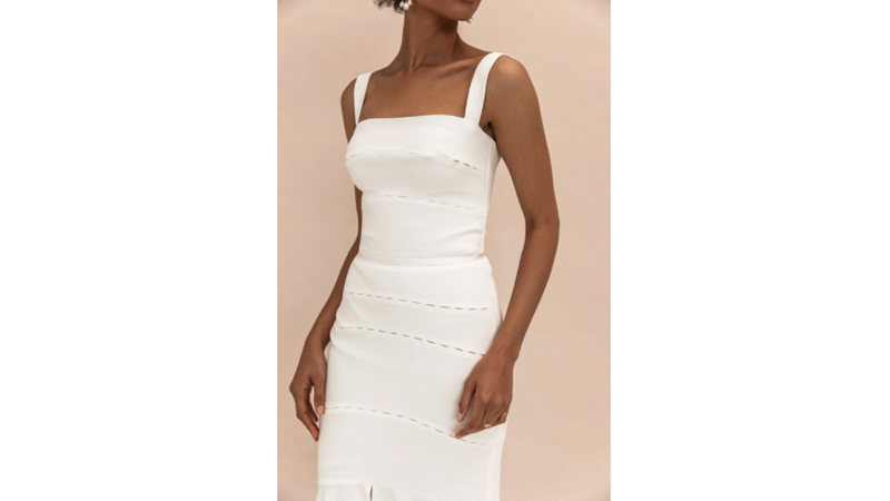 BEYAZ GİYMEK İSTEYENLER İÇİN TAM BİR NİŞAN ELBİSESİ İLE KARŞINIZDAYIZ!