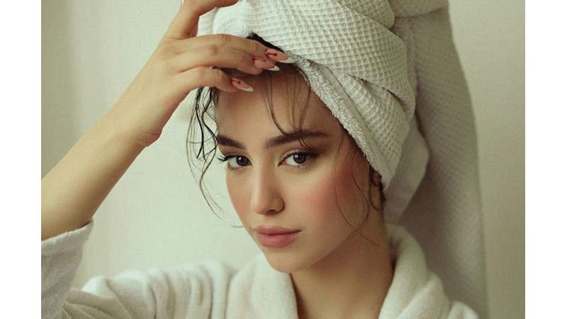 HEPİNİZ YAPIYORDUNUZ DA BANA NEDEN SÖYLEMİYORDUNUZ?: DUŞ ALMADAN ÖNCE MAKYAJ YAPMAK